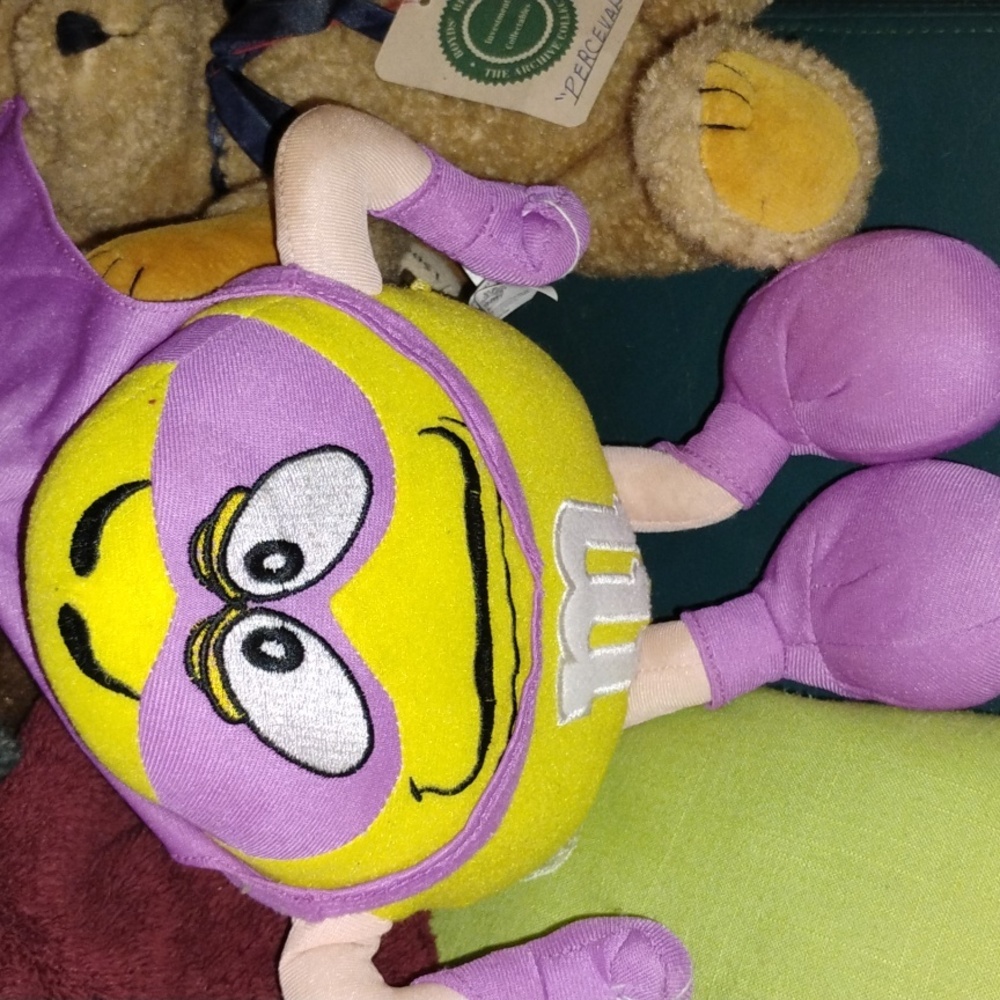 😋🍫 M & M Plush SuperHero Yellow & Purple Candy Squad